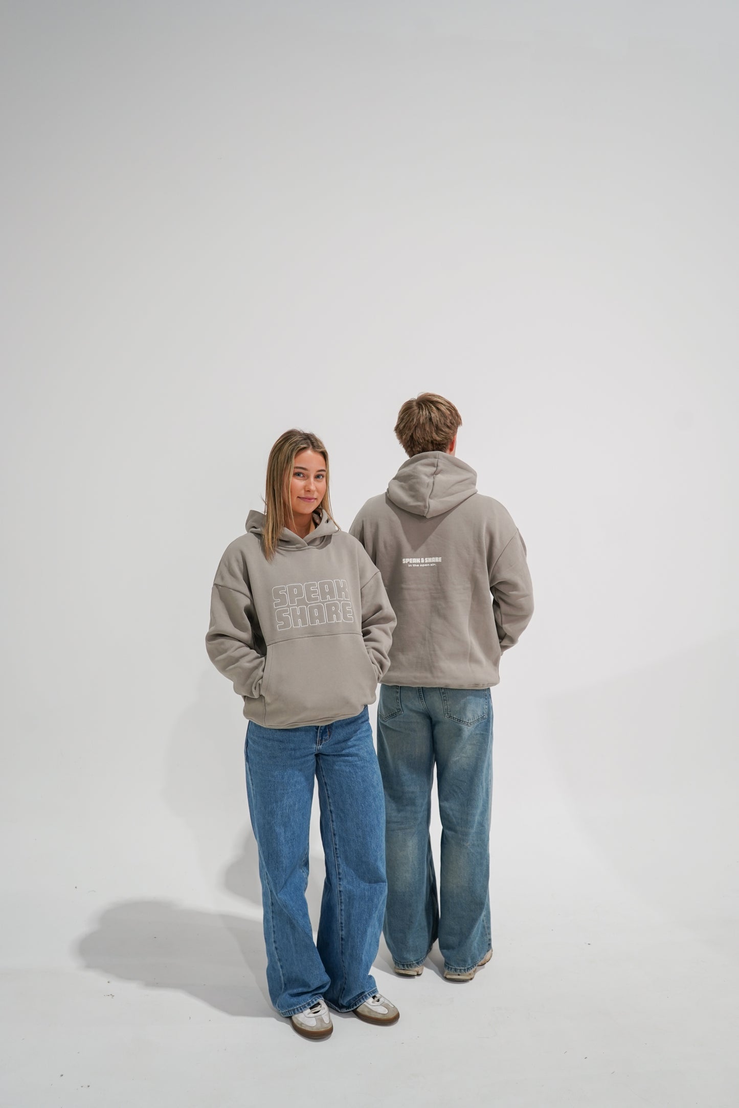 CHECK-IN HOODIE